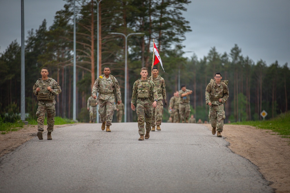 DVIDS – 新闻- 美国陆军士兵在Pabradė 训练区进行挪威体育联合会运动徽章测试