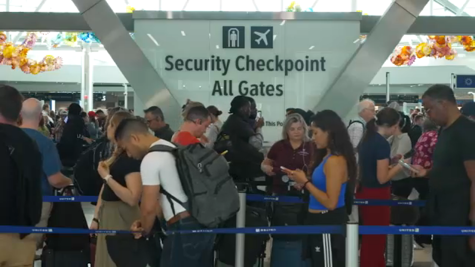 CBP 表示，IAH 是某些乘客将接受伊波拉健康检查的三个机场之一
