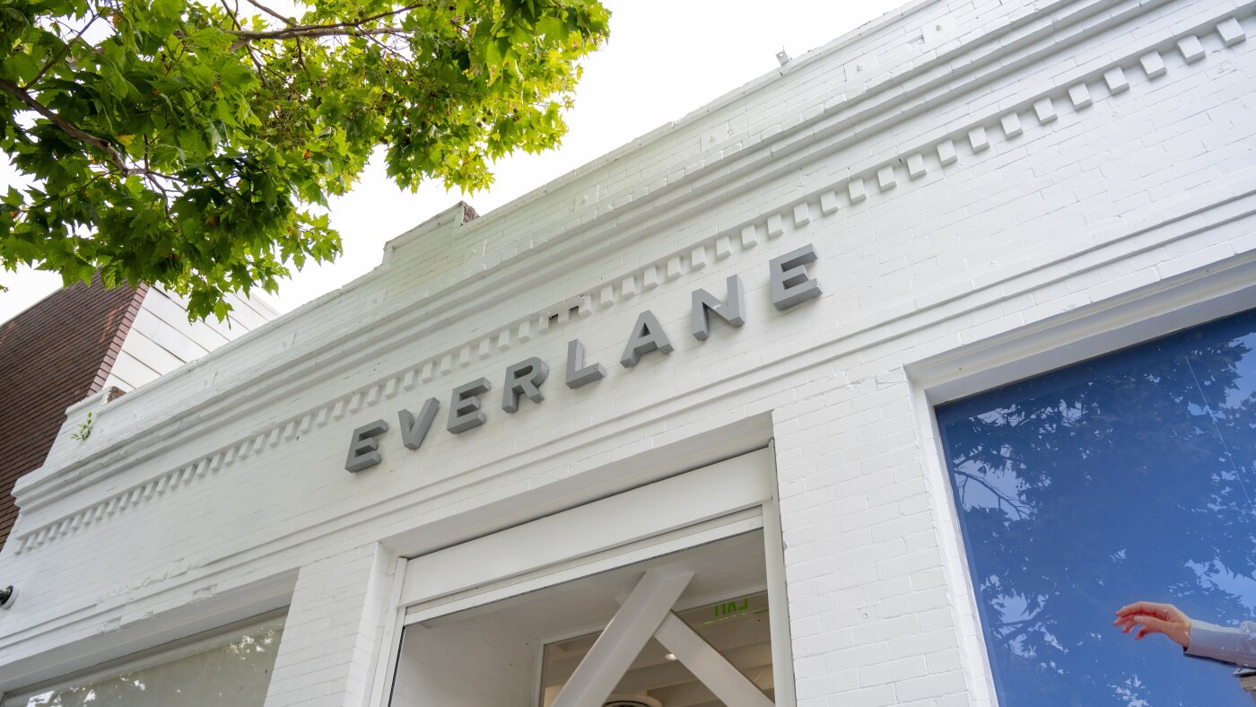 Shein 收购了Everlane，这是超快时尚和「平价奢侈品」的结合：NPR